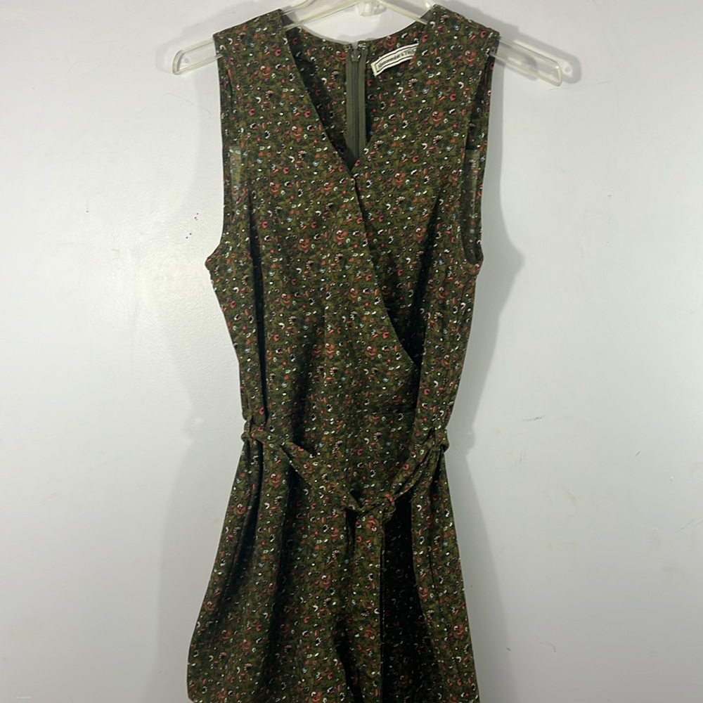 Abercrombie + Fitch Green Floral Romper V Neck Sz 10